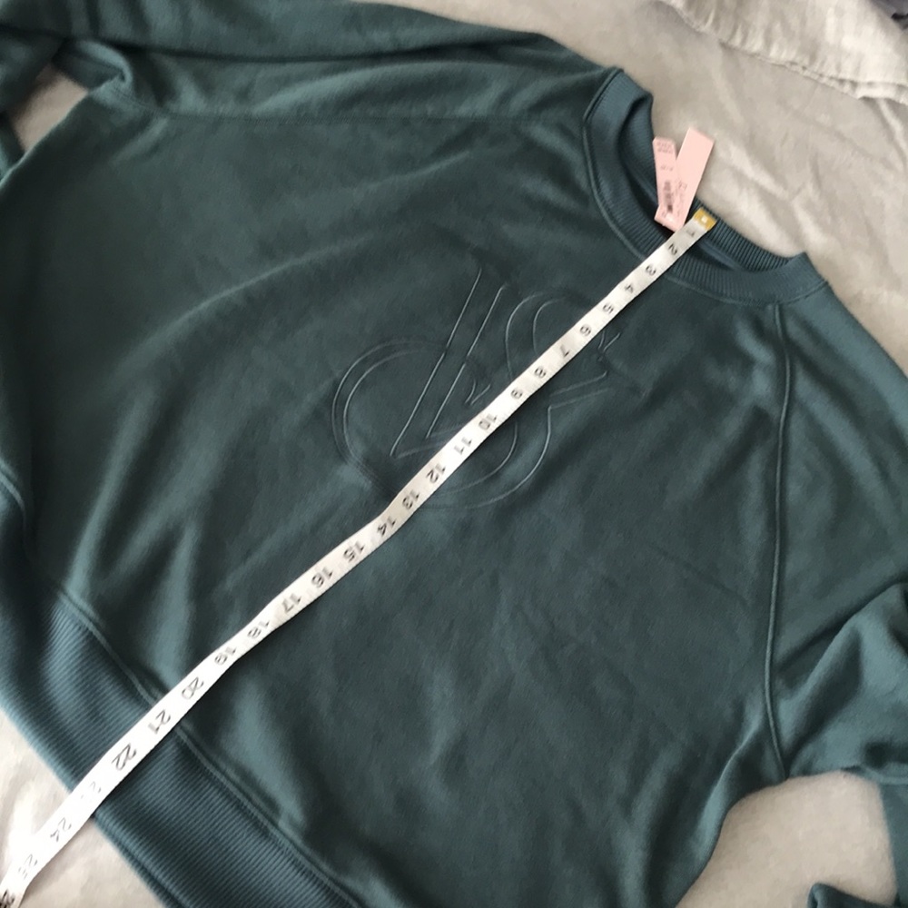 Brand new VS sweater - Picture 5 of 5